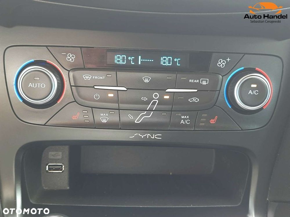 Ford Focus 1.5 EcoBoost STart-Stopp-System TITANIUM - 35