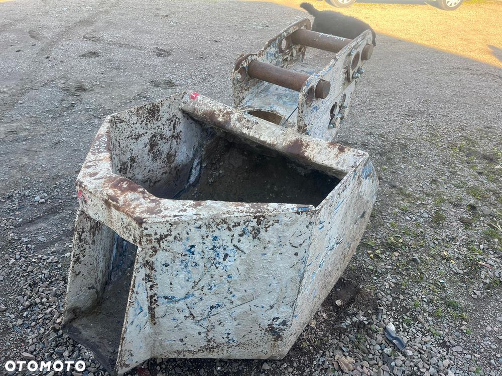 Łyżka dozownik pojemnik podajnk kosz zasypowy do wylewania betonu fi65mm fi80mmok. 0,8m. - 1