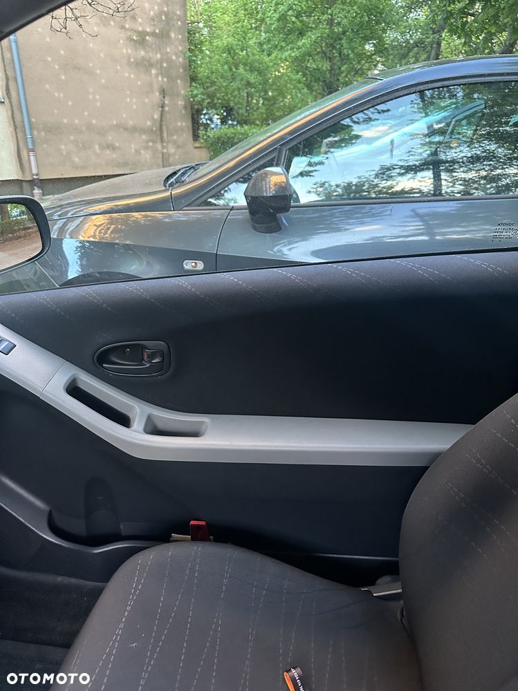 Toyota Yaris 1.3 Sol - 27