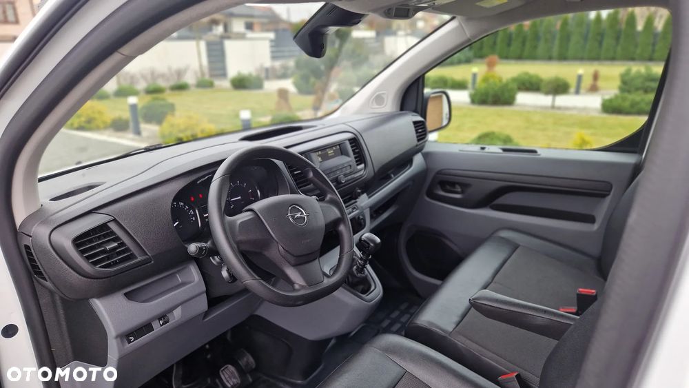 Opel Vivaro - 8