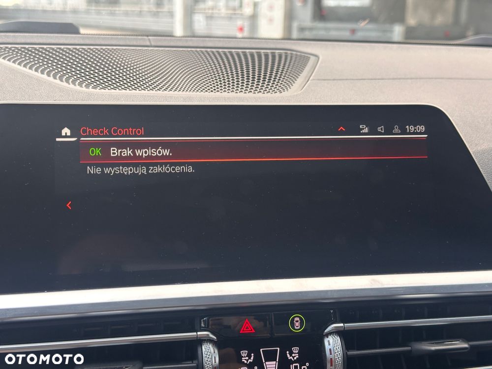 BMW Seria 3 330i xDrive M Sport - 30