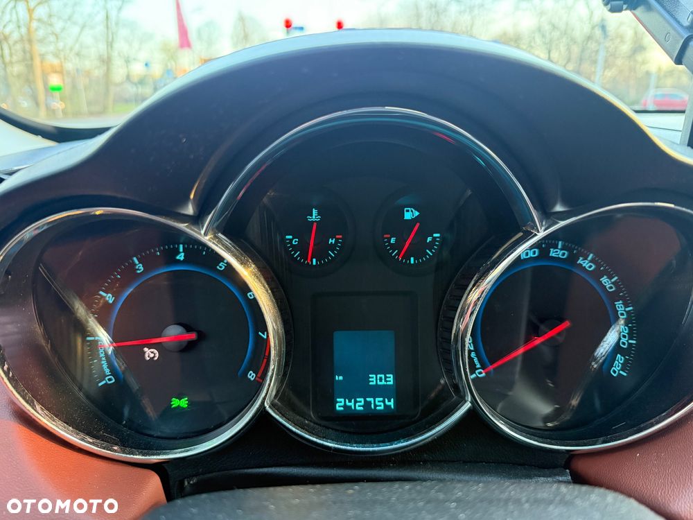 Chevrolet Cruze 1.8 LTZ - 33