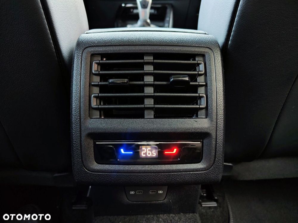 Volkswagen Golf Variant - 26