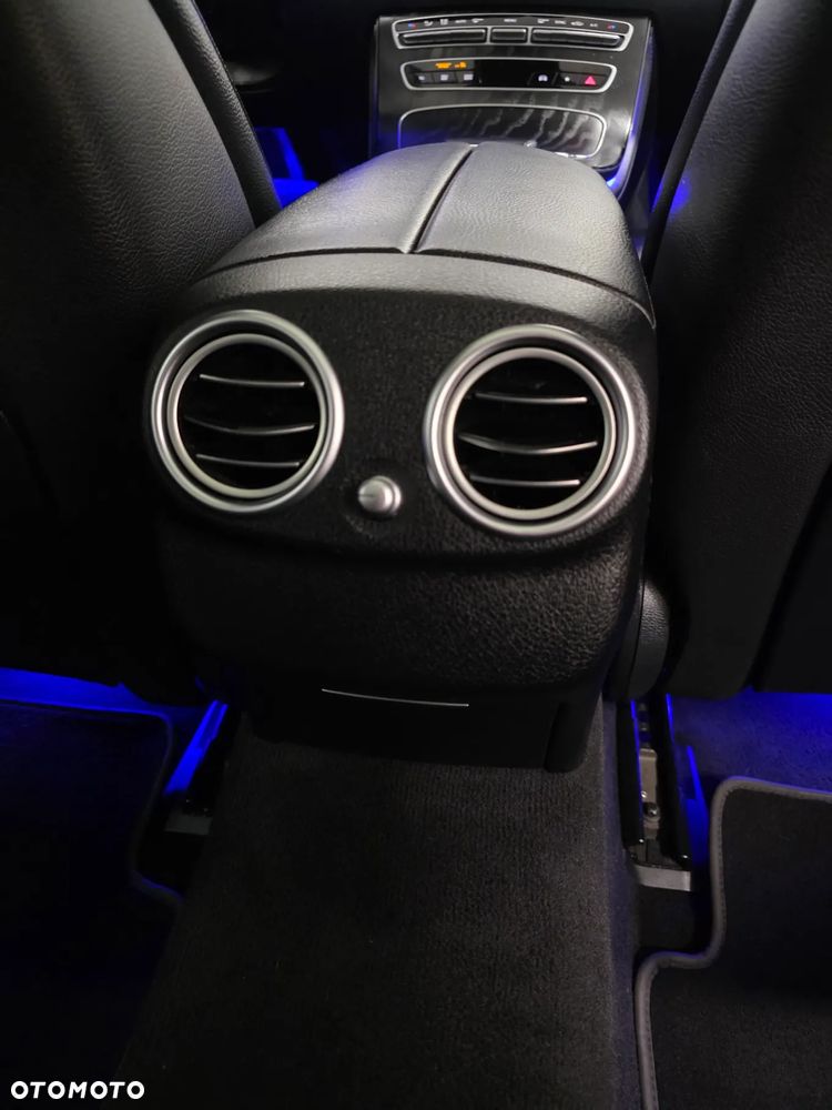 Mercedes-Benz Klasa E 220 d 9G-TRONIC AMG Line - 24