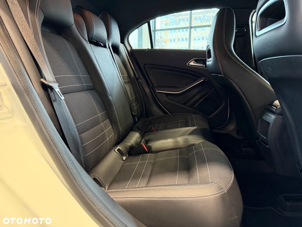 Mercedes-Benz Klasa A 180 (BlueEFFICIENCY) Style - 16