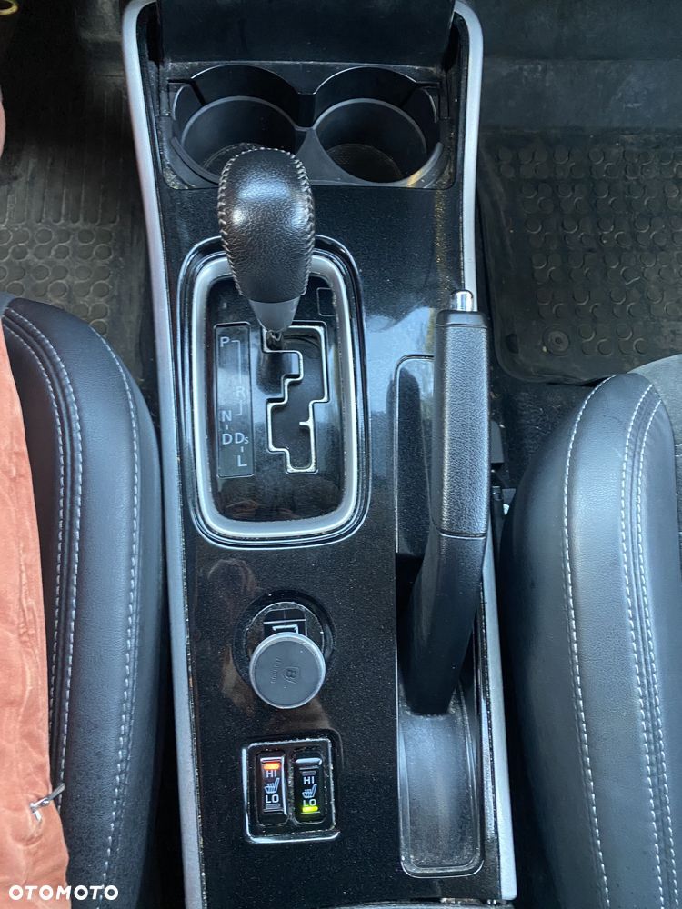 Mitsubishi Outlander - 16