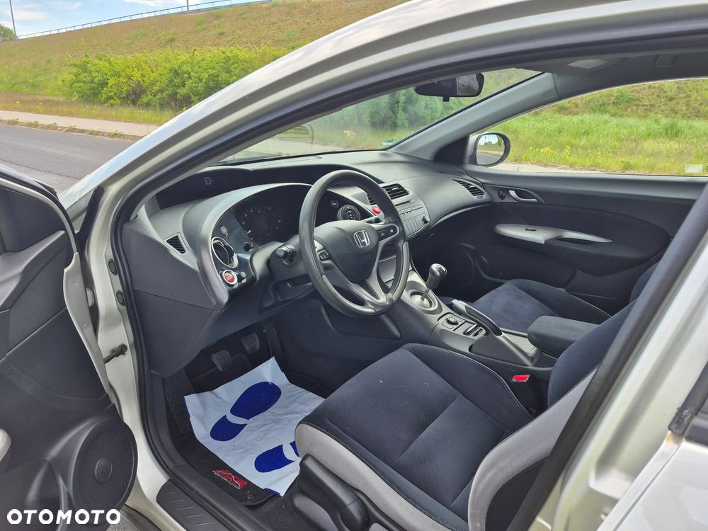 Honda Civic 1.4i-DSi - 9