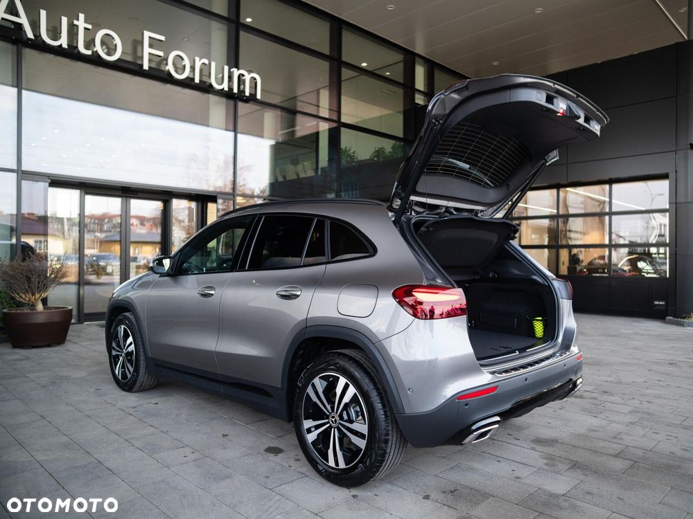 Mercedes-Benz GLA - 28