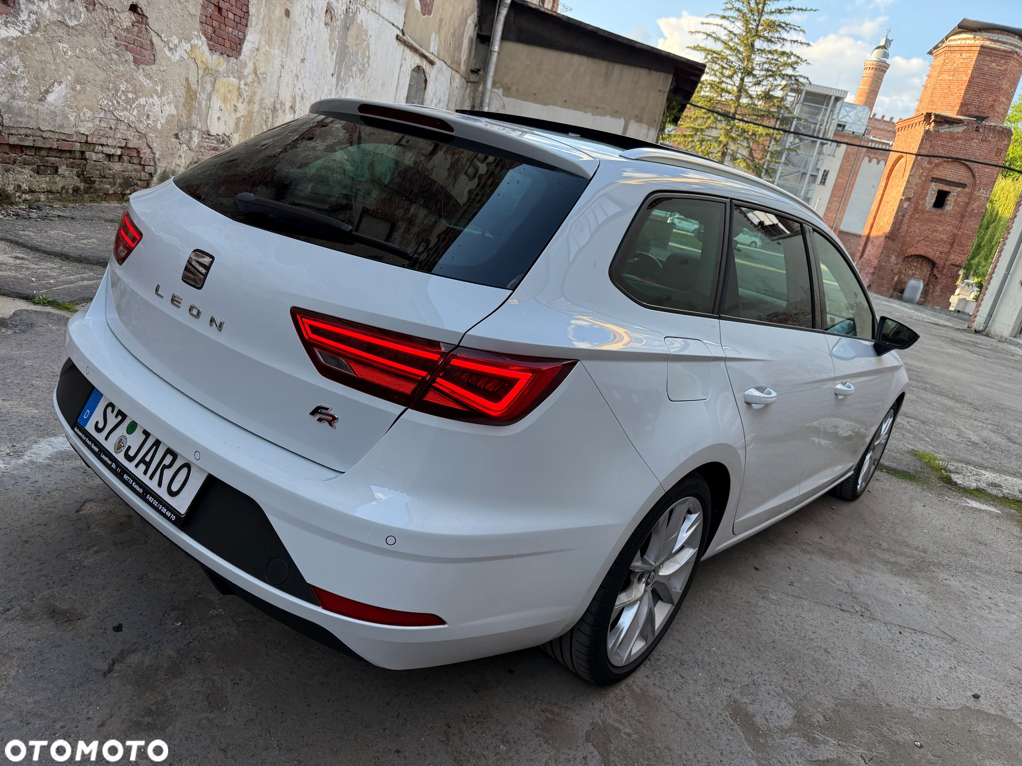 Seat Leon 2.0 TDI DPF DSG FR Black Matt Edition - 8