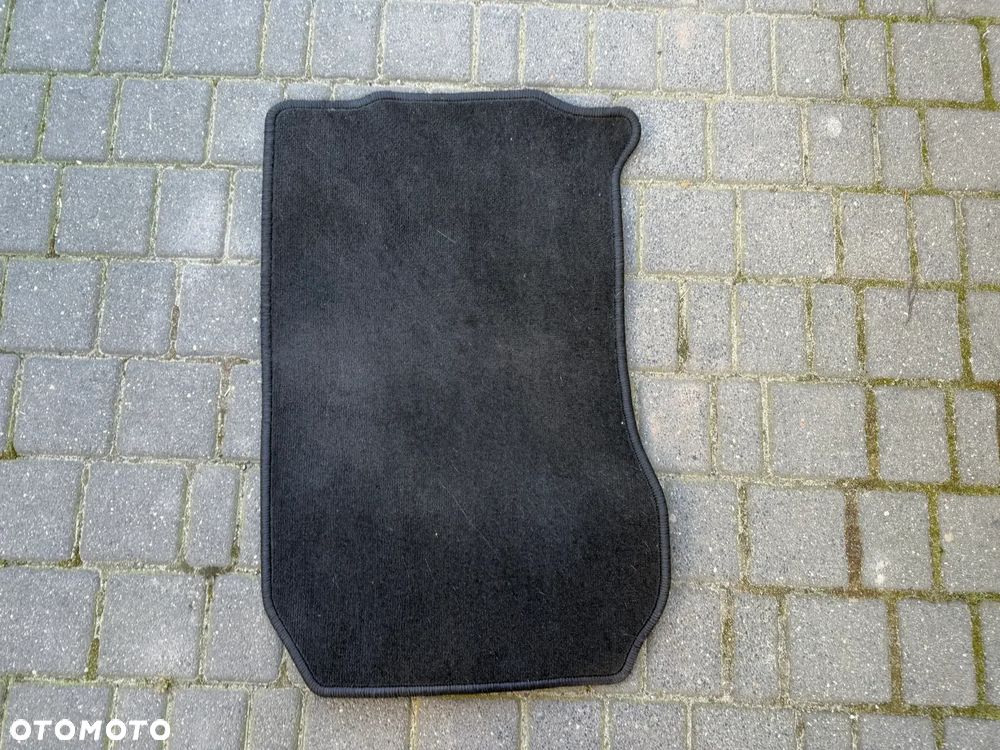Dywanik welurowy przedni Toyota Land Cruiser 150 LC150 - oryginalny - 1