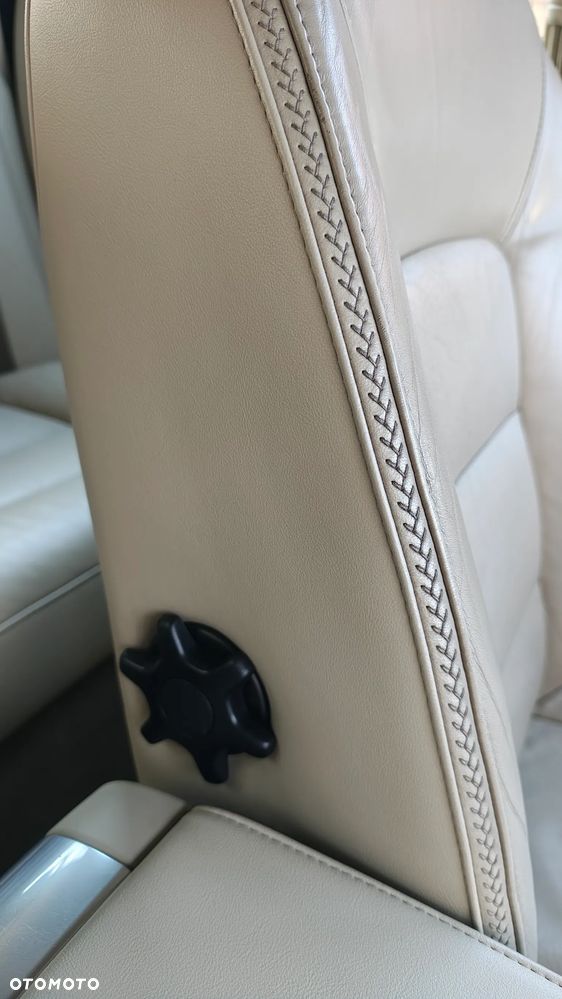 Volvo XC 70 - 24