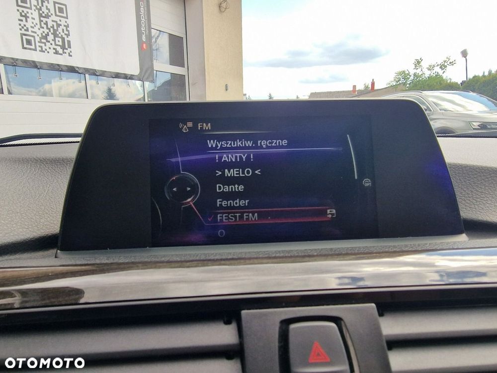 BMW Seria 3 318d Luxury Line - 29
