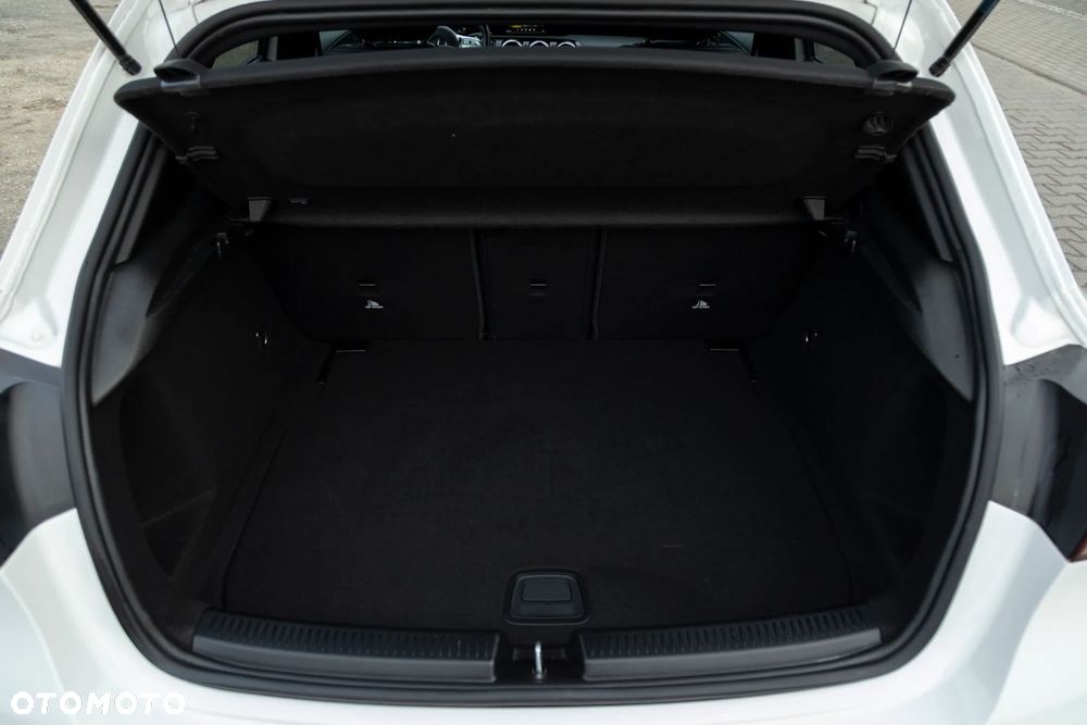 Mercedes-Benz Klasa A 180 d AMG Line 8G-DCT - 14