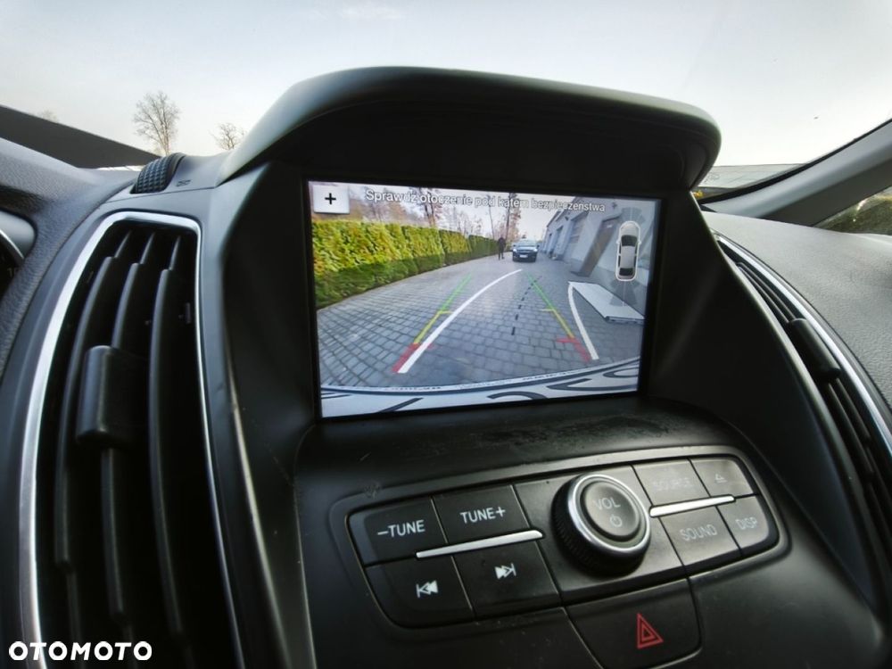 Ford Grand C-MAX - 11