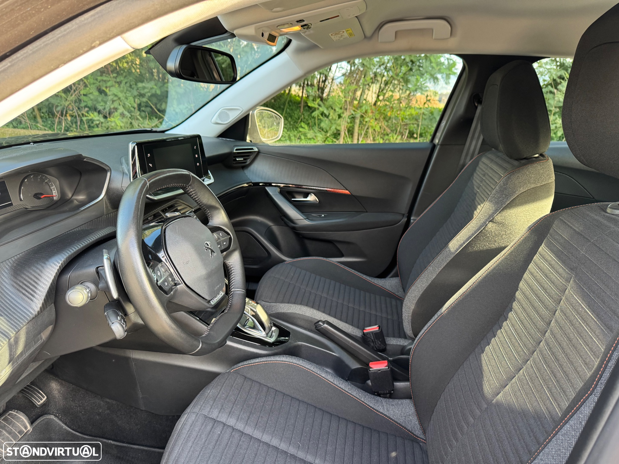 Peugeot 2008 1.2 PureTech Active Pack EAT8 - 12