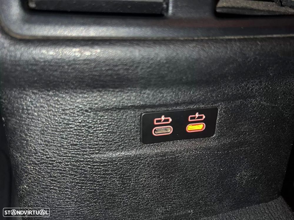 BMW X1 16 d sDrive Auto Line Sport - 24