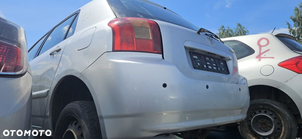 TOYOTA COROLLA E12 2.0 D4D 1CD-FTV 01 - 04 - SKRZYNKA BEZPIECZNIKÓW BSM BSI - 22