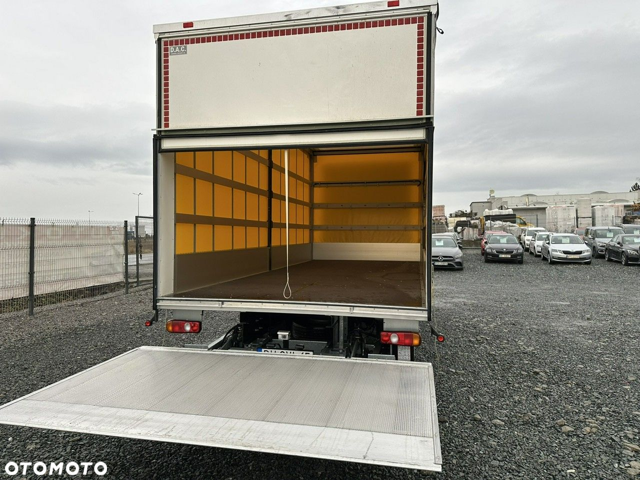 Mitsubishi Fuso Canter - 23