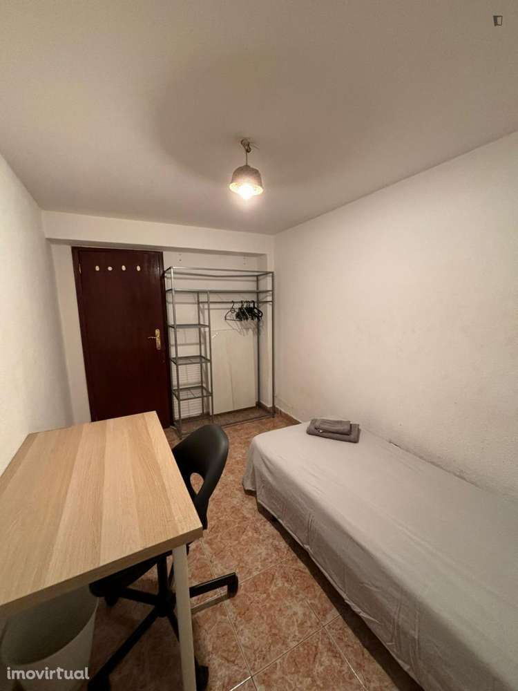 Quarto - localizado em Ajuda Lisbon - Grande imagem: 2/24