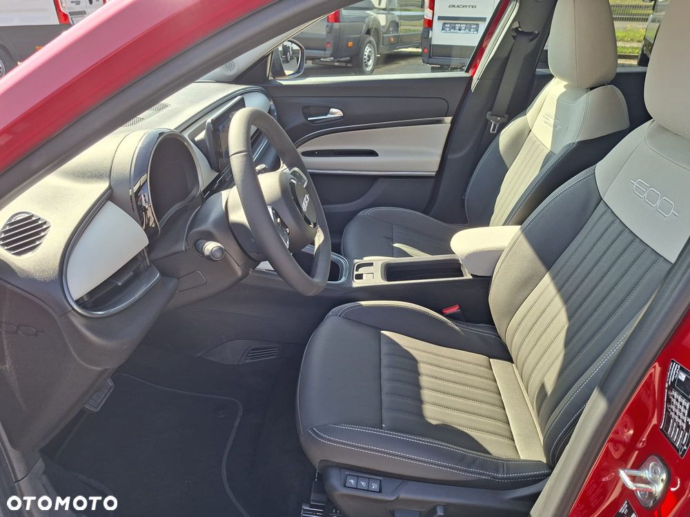 Fiat 600 1.2 Turbo La Prima eDCT - 17