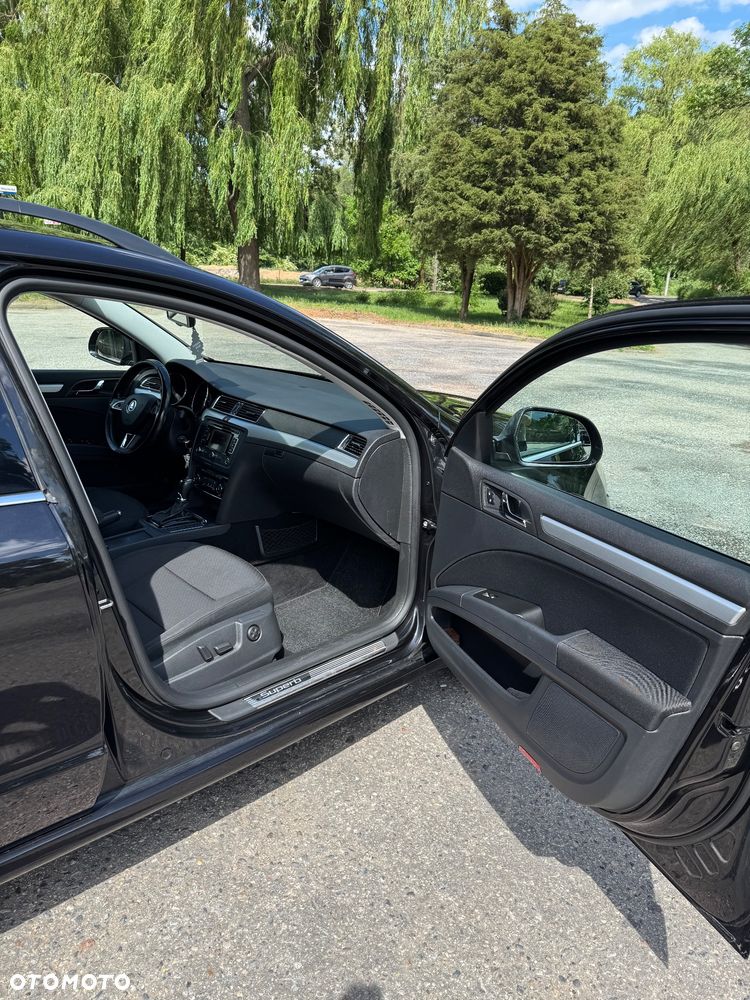 Skoda Superb 2.0 TDI DSG Ambition - 24