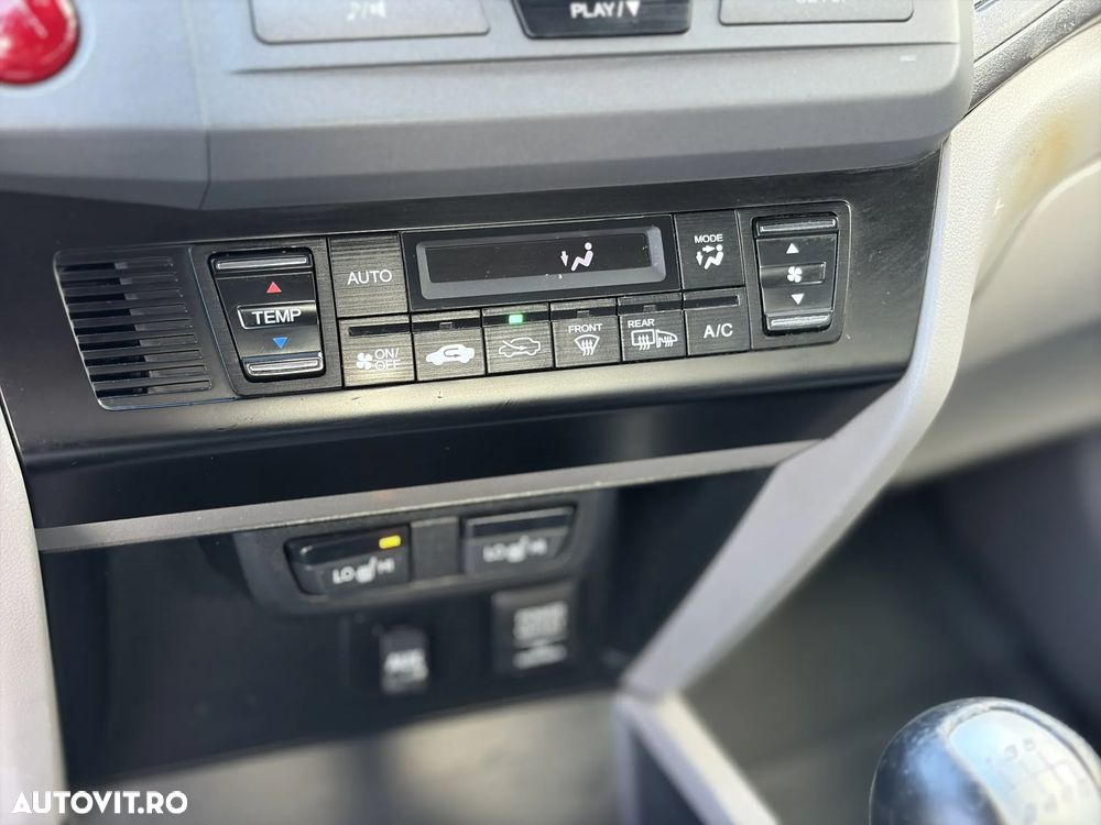 Honda Civic 1.8 LS - 10