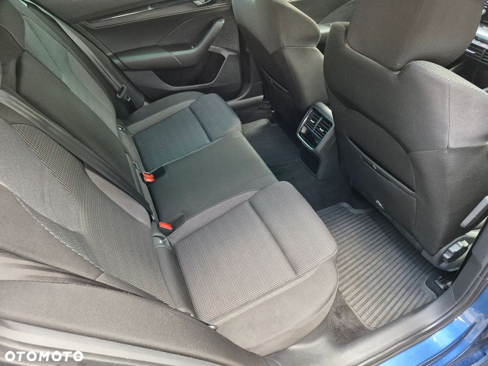 Skoda Octavia 2.0 TDI Ambition DSG - 10