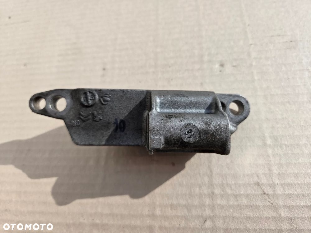Łapa mocowanie alternatora Citroen C3 III 1.2B   9812038580 - 2
