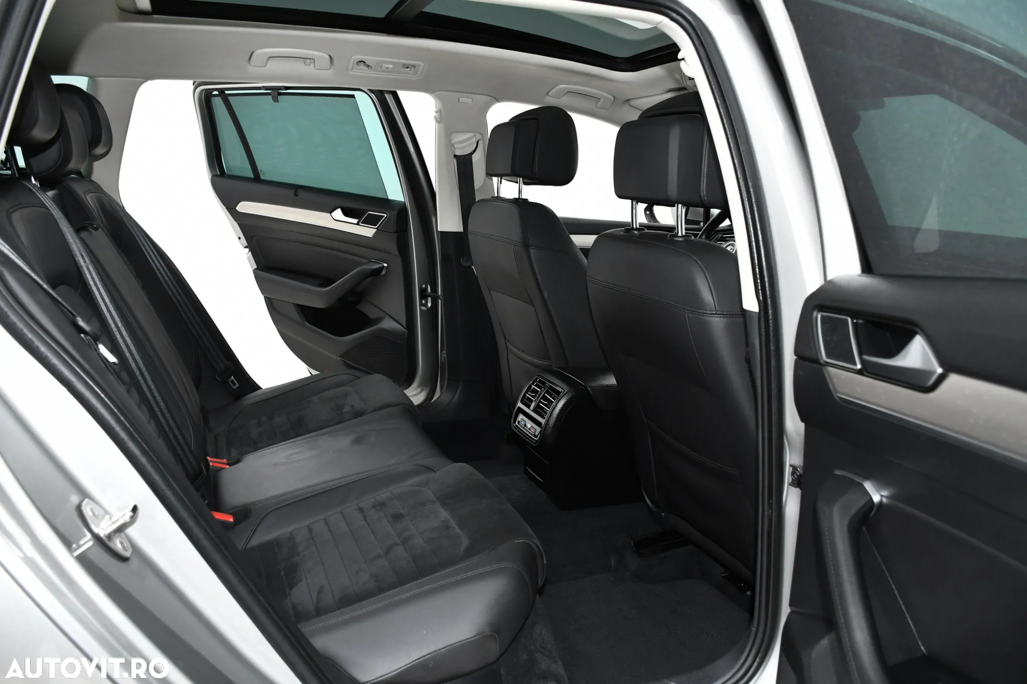 Volkswagen Passat 2.0 TDI DSG Highline - 16