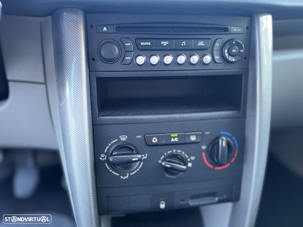 Peugeot 207 1.4 HDi Trendy - 6