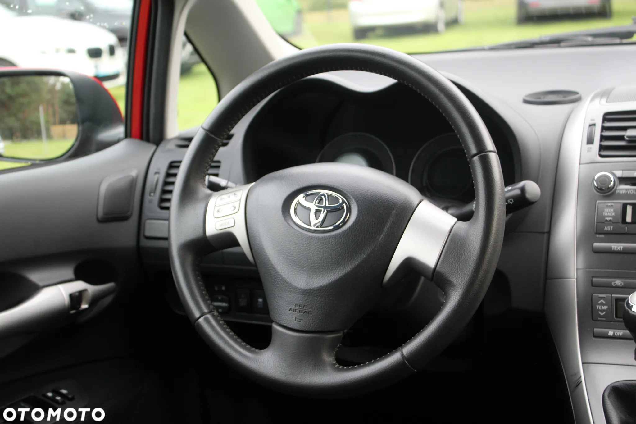 Toyota Auris 1.33 VVT-i Luna - 25