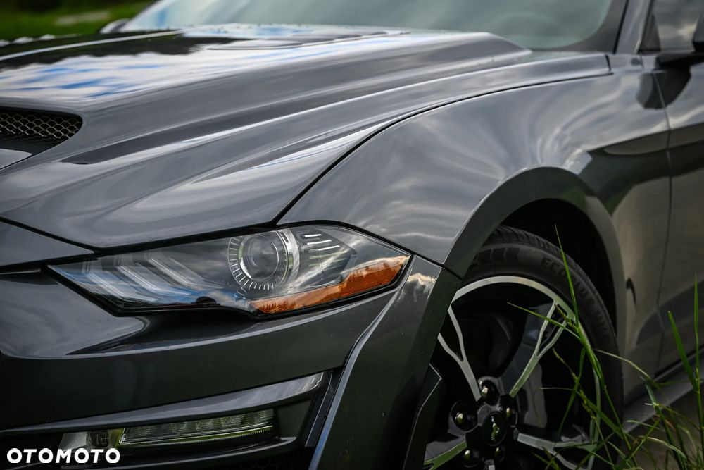 Ford Mustang - 8