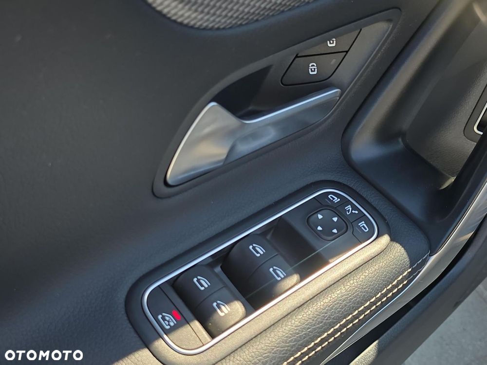 Mercedes-Benz CLA 200 d Progressive 8G-DCT - 12