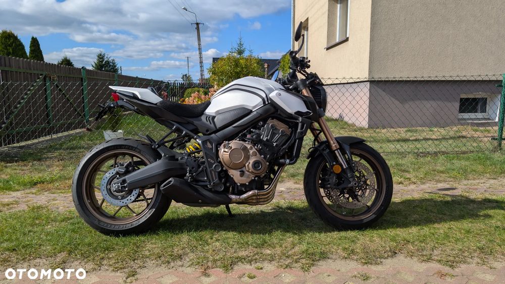 Honda CB - 1