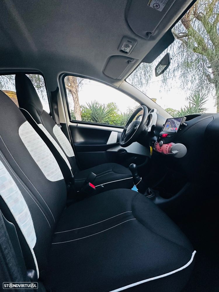 Citroën C1 VTi Shine - 25