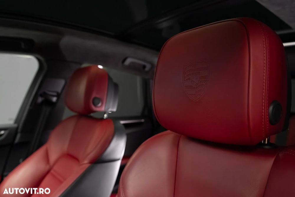 Porsche Macan S - 30