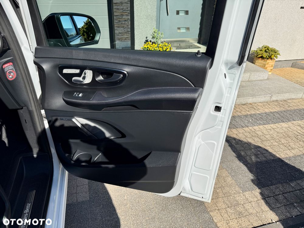 Mercedes-Benz Klasa V - 22