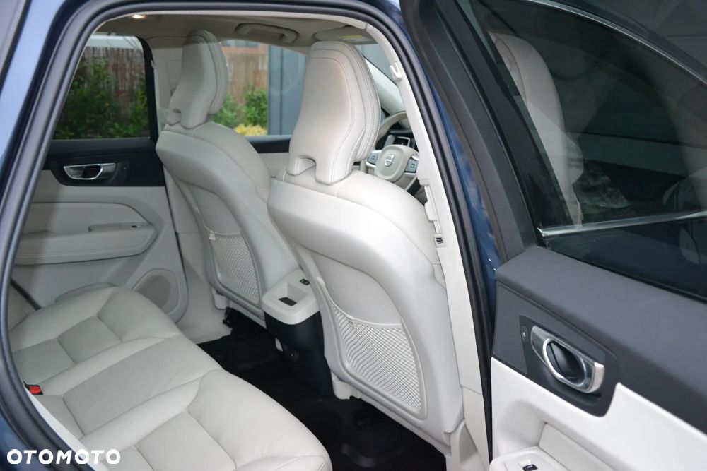 Volvo XC 60 B5 B AWD Core - 19