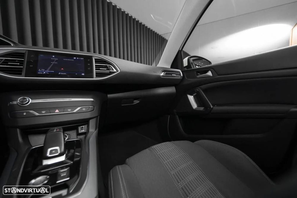 Peugeot 308 SW 1.5 BlueHDi Allure Pack EAT8 - 14