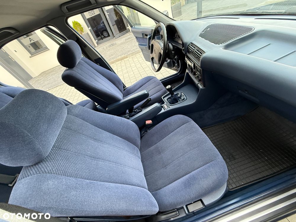 BMW Seria 5 520i - 8