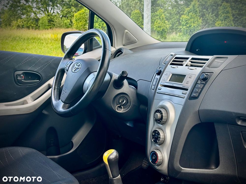 Toyota Yaris 1.0 VVT-i Sol - 10