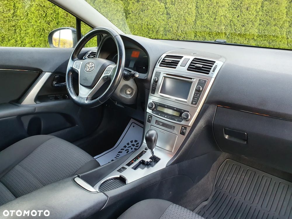 Toyota Avensis 1.8 Multidrive S Executive - 19