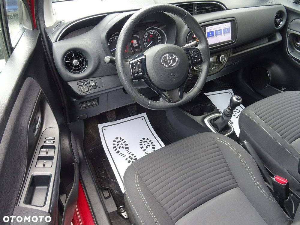 Toyota Yaris - 10