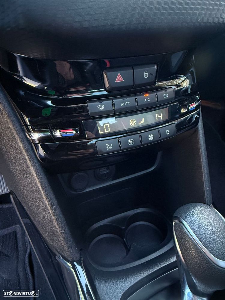 Peugeot 2008 1.2 PureTech Allure EAT6 - 8