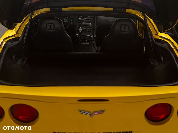 Chevrolet Corvette - 35
