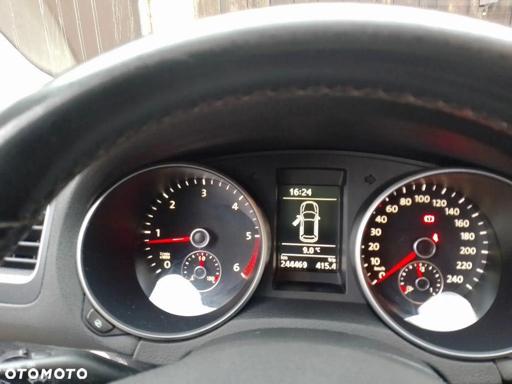 Volkswagen Golf - 10