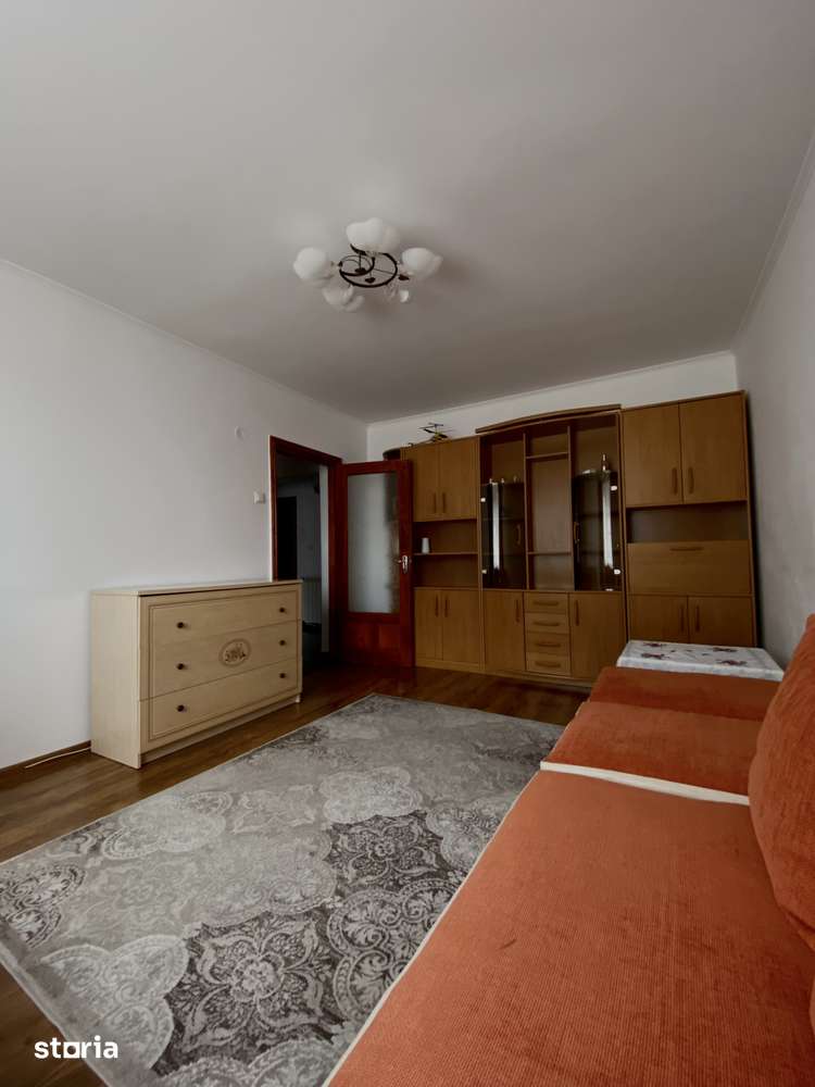Apartament 3 camere de închiriat, Bld Traian, zona centrală — fotografia 3