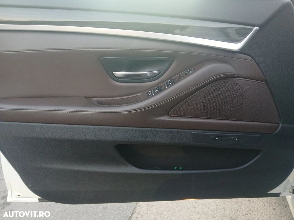 BMW Seria 5 520d Aut. Luxury Line - 13