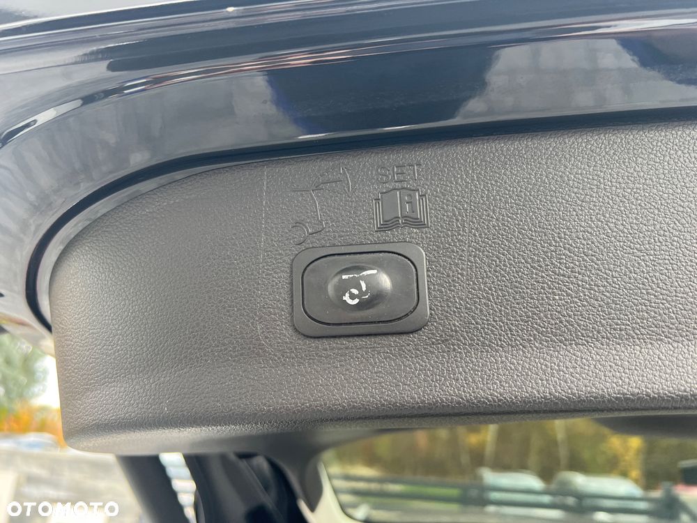 Ford Kuga 2.0 TDCi 4x4 Titanium - 29