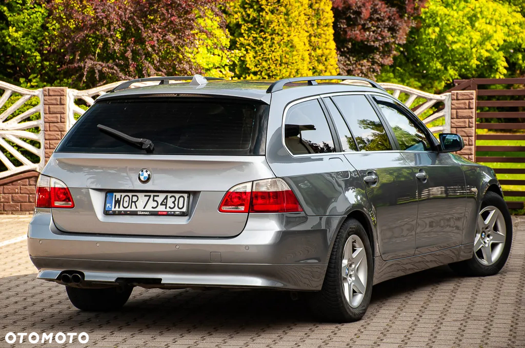 BMW Seria 5 525i Touring - 17